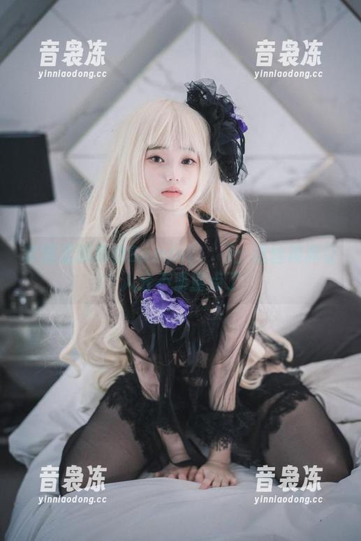 套图里藏着的Bambi(밤비)：这丝袜真让人分不清重点了