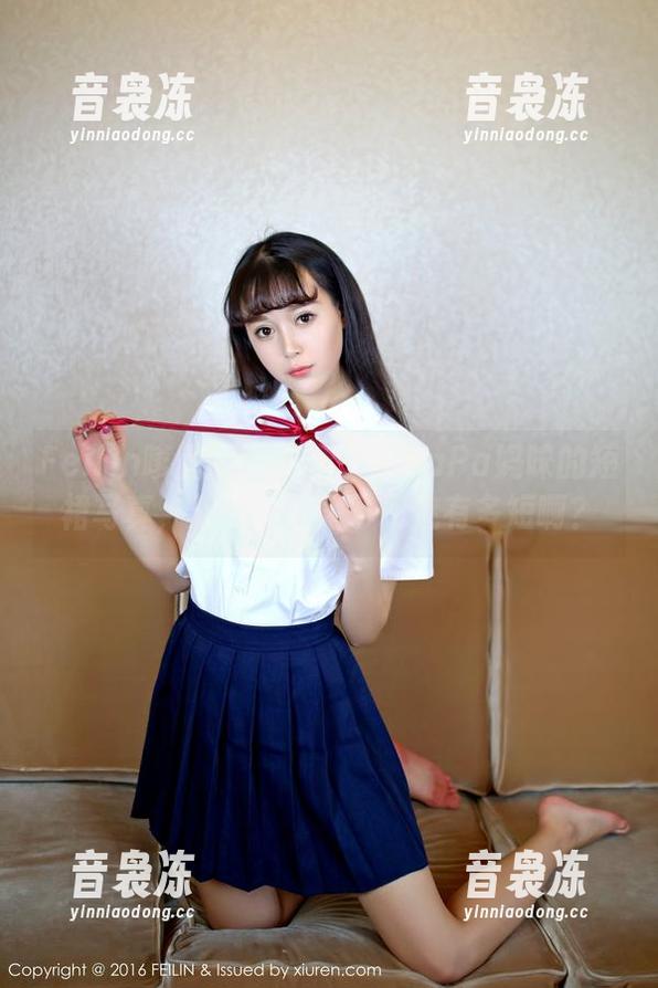 Feilin嗲囡囡 - 更新了！PaPa妈咪的短裙写真，天哪，这裙子到底有多短啊？