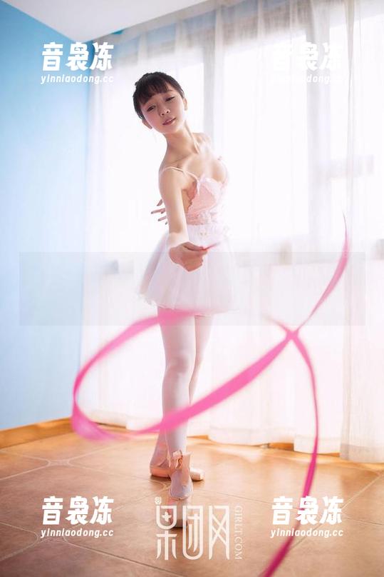 GIRLT果团网-尹意纯 GIRLT果团网 - 分享尹意纯的棉袜美图,谁能拒绝这软绵绵的诱惑?