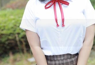 MFStar模范学院 – 私拍！小奶瓶呜呜带你畅游泳池，水花四溅乐不停