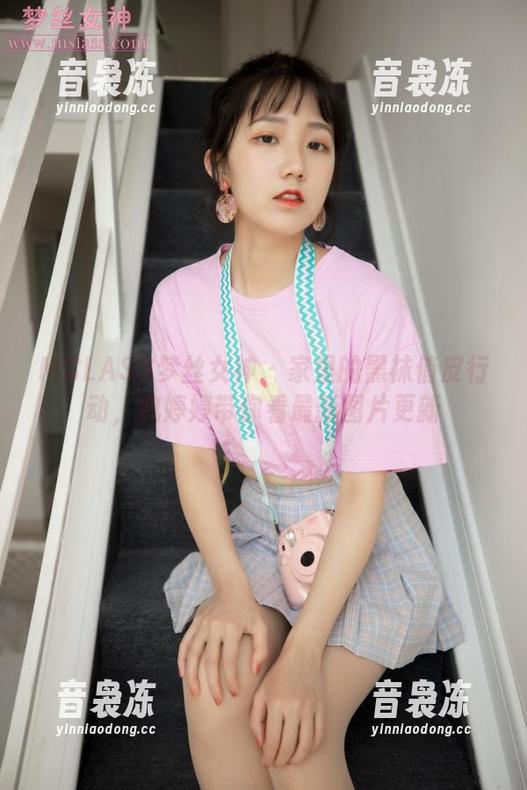 MSLASS梦丝女神 - 家里的黑袜俏皮行动，魏婷婷带你看最新图片更新