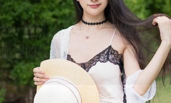 MiStar魅妍社 – 从课堂到操场，FoxYini孟狐狸的校园写真图包简直精彩到不行！