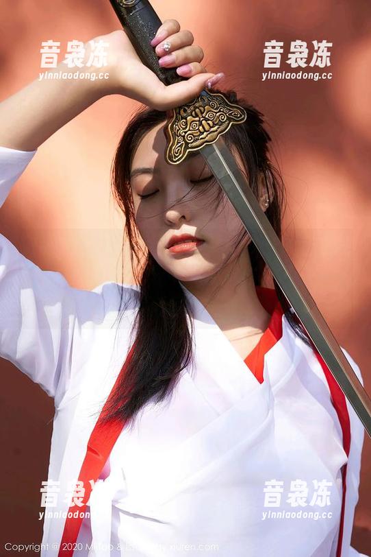 MiiTao蜜桃社-米琪MIKI MiiTao蜜桃社 - 米琪MIKI,穿上西装的样子真是我的“秘书”梦想成真?原图看这里哟!