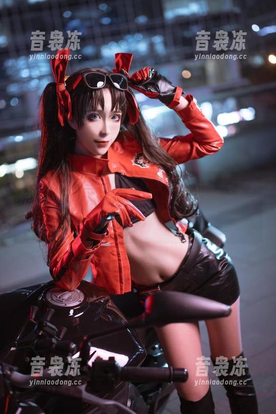 高清合集！看Sakiiii翎柒如何让蕾丝与逗比相得益彰——这股冲突美学，谁能驾驭？