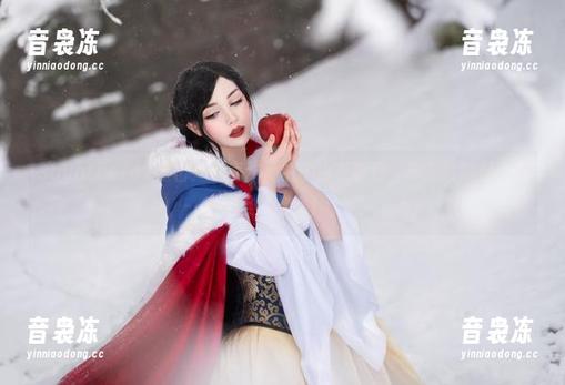 Sayathefox Sayathefox出击:私房作品中的白毛狐狸,真想给她起个奇怪的名字!