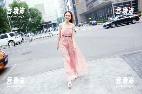 TuiGirl推女郎-王馨瑶 TuiGirl推女郎 - 亲密接触王馨瑶的女友:图库里的拗口姿势,快来越下载!