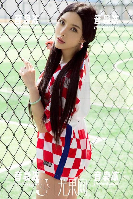 UGirls尤果网-爱丽莎 UGirls尤果网 - “你要怎么扎发?我说跟爱丽莎在体操服里学!”——最新照片正好解答!