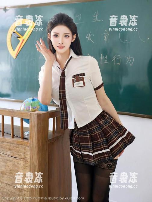 Xiuren秀人网 - 快来拿周慕汐fairy职场制服ol下载，帮你打消老板恼人的正经气象！