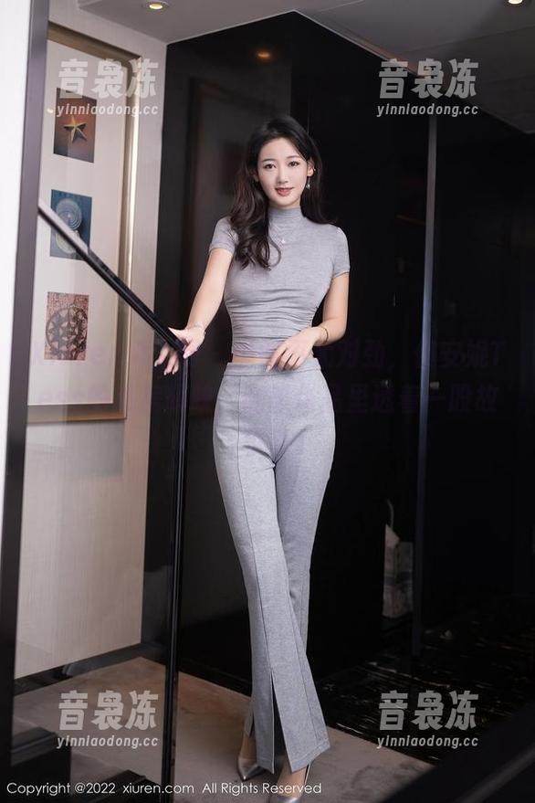 Xiuren秀人网-安妮Tess Xiuren秀人网 - 中间不太对劲,但安妮Tess的私房辉映,腿部作品里透着一股故事感