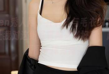 Xiuren秀人网 – 江真真与毛衣的完美结合，让我对这组写真越来越好奇，赶紧去原图一探究竟！