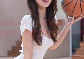Xiuren秀人网 – 在王馨瑶yanni的透明私拍中，原图才是最动人的主角