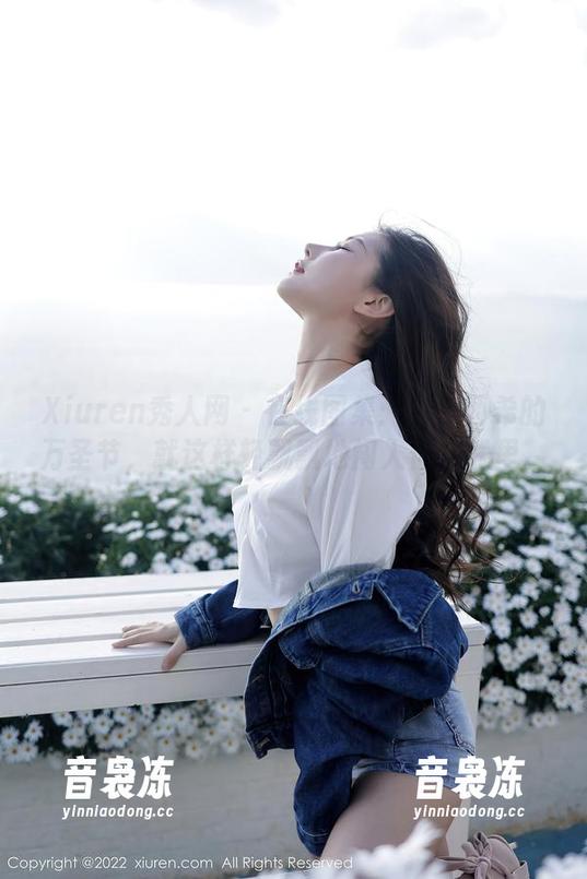 Xiuren秀人网-白兔西希 Xiuren秀人网 - 在线图集:白兔西希的万圣节,就这样轻飘飘地闯入你视线里。