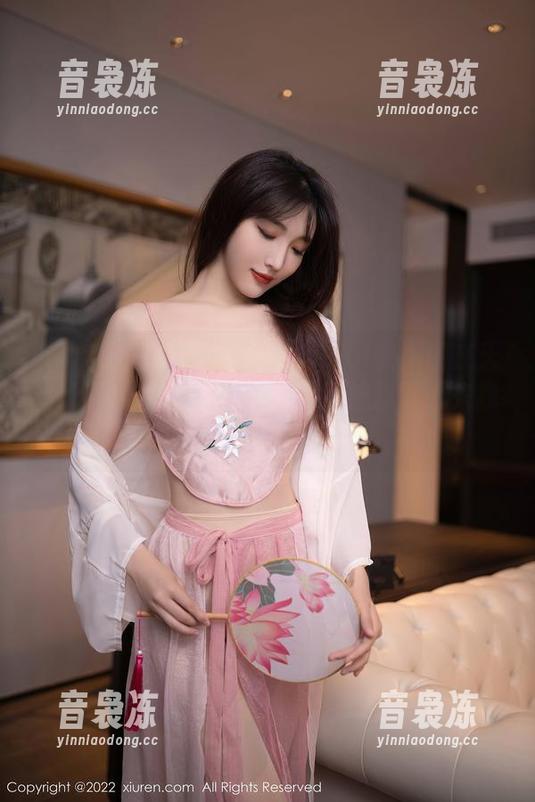 Xiuren秀人网-蕊蕊ruirui Xiuren秀人网 - 蕊蕊ruirui的美图在天台上飘,图包倒也耐看,不妨静下心来找找乐子。