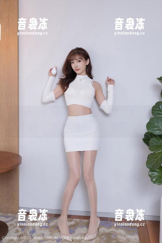 Xiuren秀人网-龙女宝宝 Xiuren秀人网 - 最新作品来了,龙女宝宝的泳装让人心头一紧,嘿嘿!