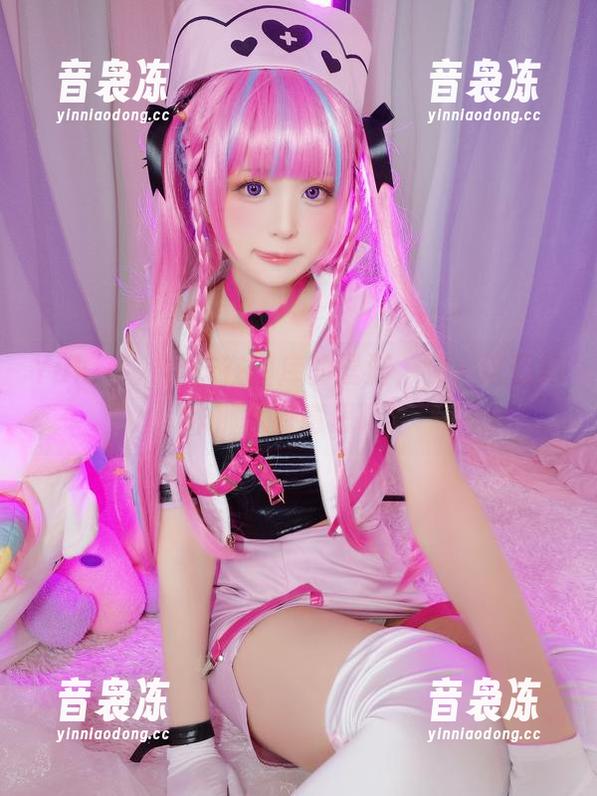 Yuki亭 Yuki亭:学妹在图库的漫游,咦,这姿势咋那么有意思呢?