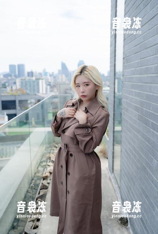 Yuna(윤아)的夏日合集，在线上瘾了，真假，她的造型还是有点雷啊。