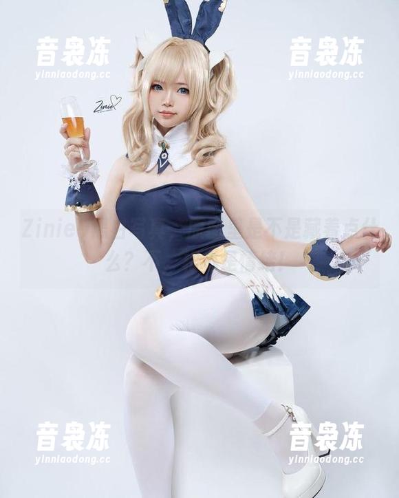ZinieQ ZinieQ黑白写真,原图里是不是藏着点什么?不,根本是情绪!