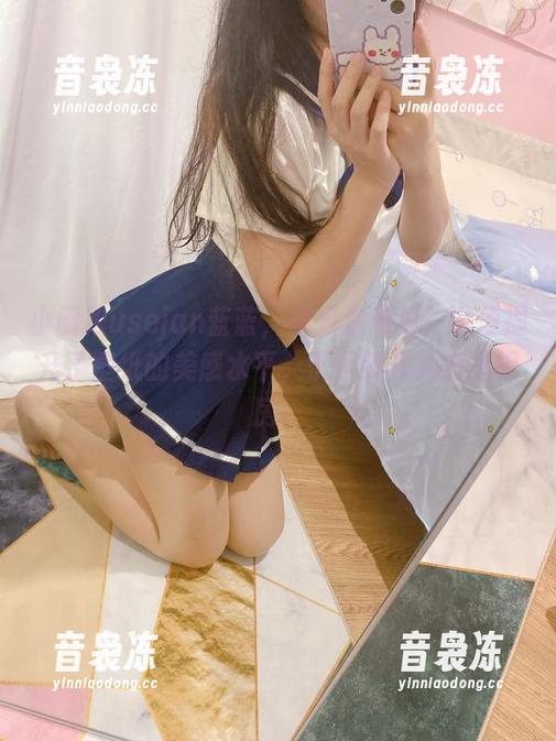 usejan蓝蓝 小厨娘usejan蓝蓝,不只是做菜,顺便提升了壁纸的美感水平,于是我开始狐疑厨房。