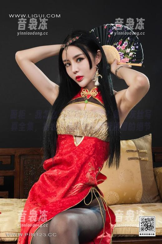 丽柜-婷婷 丽柜 - 我怎么又被吸引住了?婷婷灰丝写真全集,视线不自觉地追随着所谓的细节