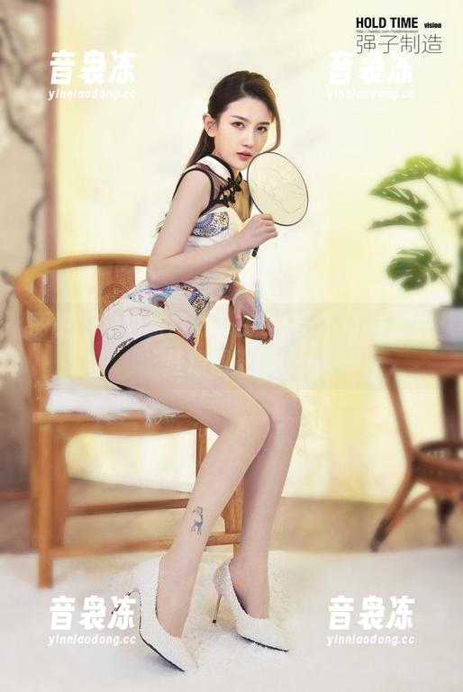 丽柜-然然 丽柜 - 海边的然然,在线挂机,不过是拍些原图吧?!
