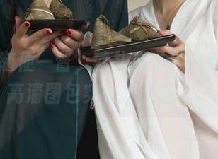 丽柜 – 随便一瞥，就扎心了！白云的女神高清图包实在太有魅力。
