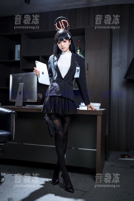 九柒喵 图片里的九柒喵,体操服白子,她要给我们多少福利啊~