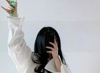 微密圈 – 照片里一袭白裙，俏妞qiaoniuTT教你不费力的美