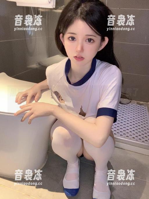 黑猫私拍，倦倦喵你是不是太会挑背景了？小心我中毒！