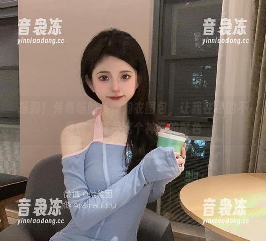 报到！倦倦喵的鱼骨胸衣图包，让我在意的不是胸，而是这个神奇的配色
