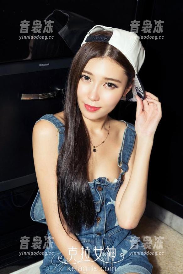克拉女神-汤怡 克拉女神 - 看汤怡如何把办公室变成她的私人舞台,原图不藏私