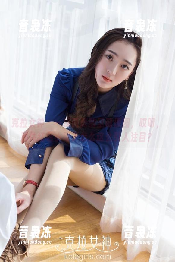克拉女神 - 一探薇薇的圣诞原图，哎呀，那件红色小裙子怎么这么引人注目？
