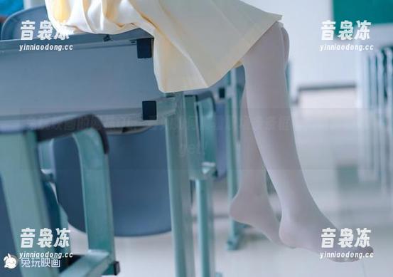 兔玩映画的网袜OL：看她如何颠覆职场条条框框，资源随意get！
