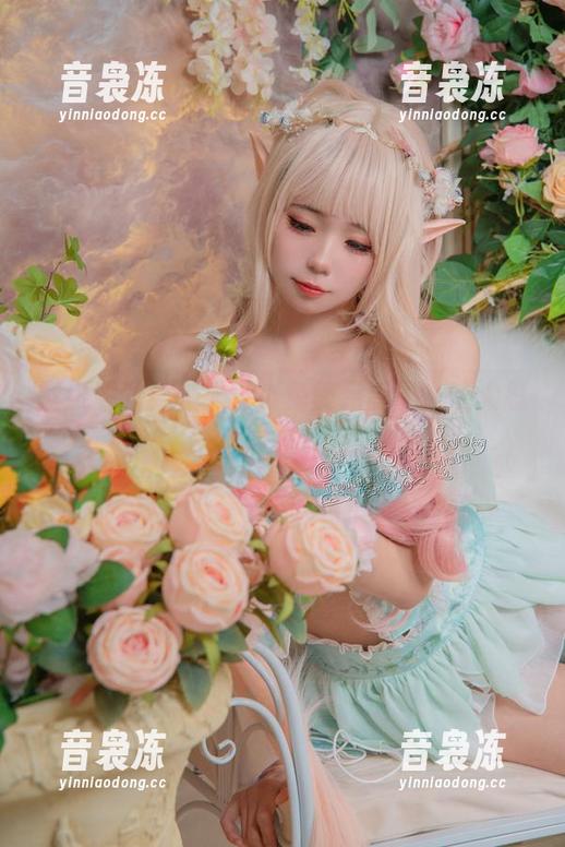 咬人小小兔 壁纸更新!咬人小小兔美足原图,让人忍不住多看几眼。