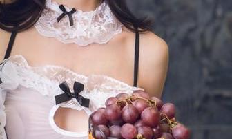 头条女神 – 不可思议，林依依的JK写真总有一种魔力，让我在挤公交的时候都忍不住盯着手机。