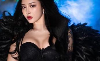 微密圈 – 让你牙齿大叹服的厨娘：翻翻宋昱欣的写真图册