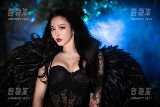 宋昱欣 微密圈 - 让你牙齿大叹服的厨娘:翻翻宋昱欣的写真图册