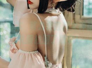 图集中，宫本桜努力做胜利女神却被海伦娜礼服拉回了现实！