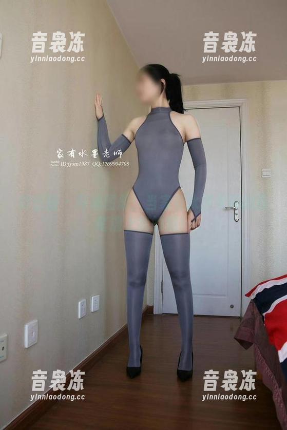 家有水墨老师 微密圈 - 网袜图册:当家有水墨老师的画笔遇上我的腿!