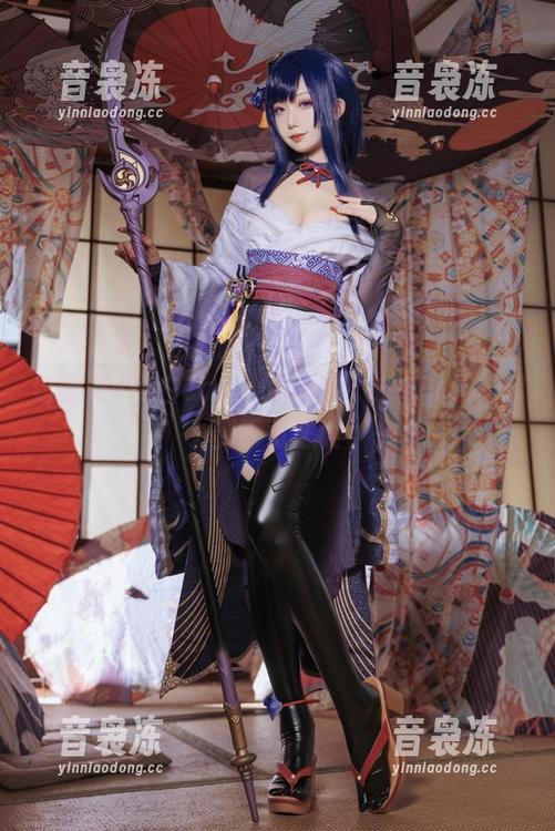 封疆疆v黑白cos，原来可以这么玩儿，潮到不可思议