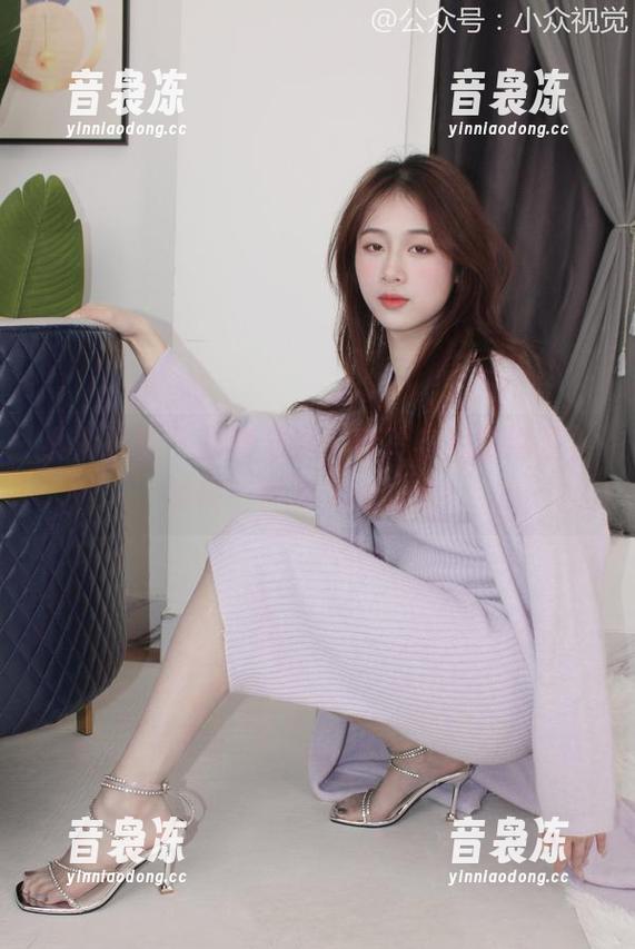 小众视觉-玲玲 小众视觉 - 写真未满:玲玲与她的裸足,如何一脚踏入我的心!