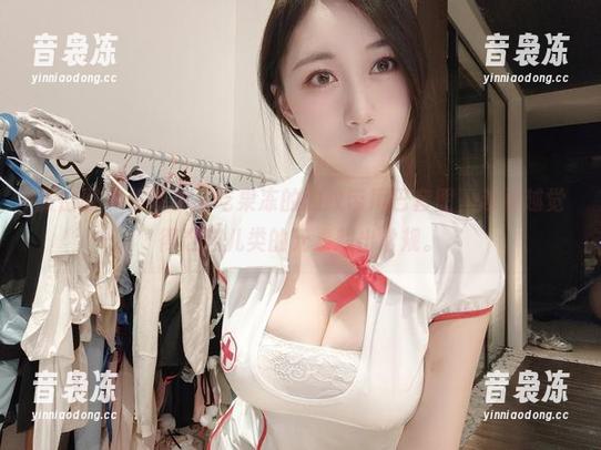 小玉吃果冻 微密圈 - 发现小玉吃果冻的豹纹带尾巴套图,越看越觉得这猫儿类的元素超出常规。