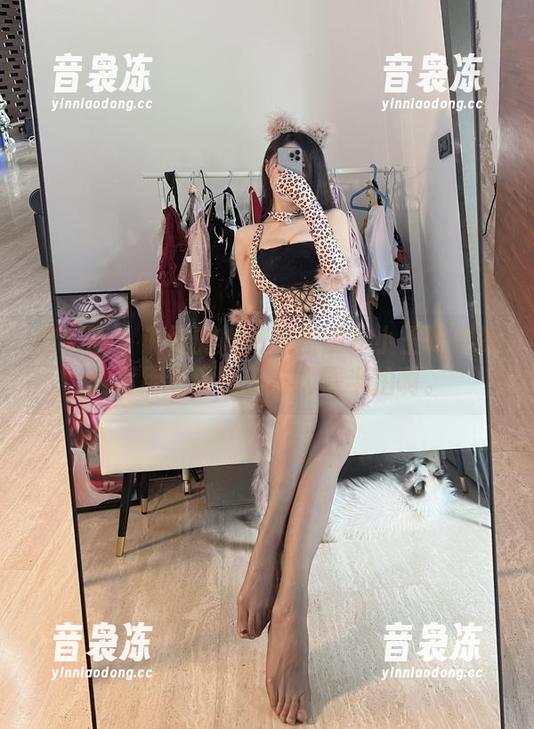 小玉吃果冻 微密圈 - 说好的婚纱美图呢?小玉吃果冻别再用这种更新方式慢半拍啊。