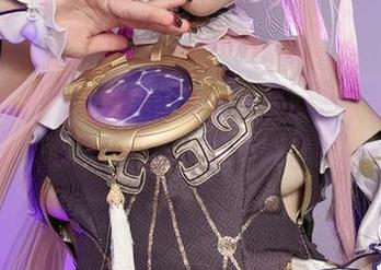 小瑶幺幺的无圣光短裤写真关联点着我的小心思，哎呀，这不简单！