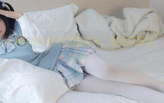 少女秩序 – 小葵的身影在短裙间摇曳，照片不易拍，但这一刻真的值！