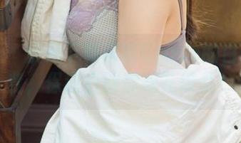 尤果网 – 快来下载郝晴Grace的白衬衫全套，保证白得你眼花缭乱！