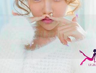 尤果网 – 最新套图＋镂空风，飞Angelababy的创意真是让我不禁想，都是一体的，真不懂衣服到底藏了什么。