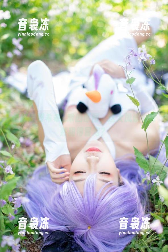 希希_啾 谁能想到希希_啾的原图,这大凤泳衣竟然甜得冒泡?