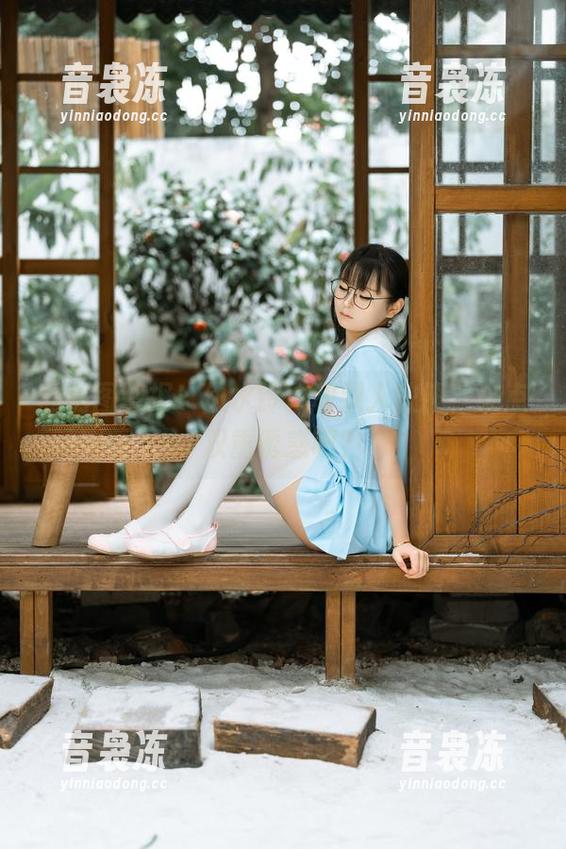 私房图警报！幼水铃衣和双人校服，来点双重诱惑吧？