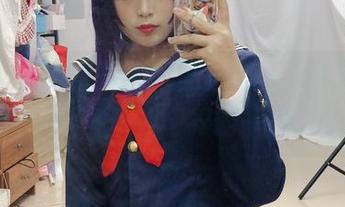 杏子夫人裙摆飘逸的护士美图，随意间似乎揭开了新世界的一角。