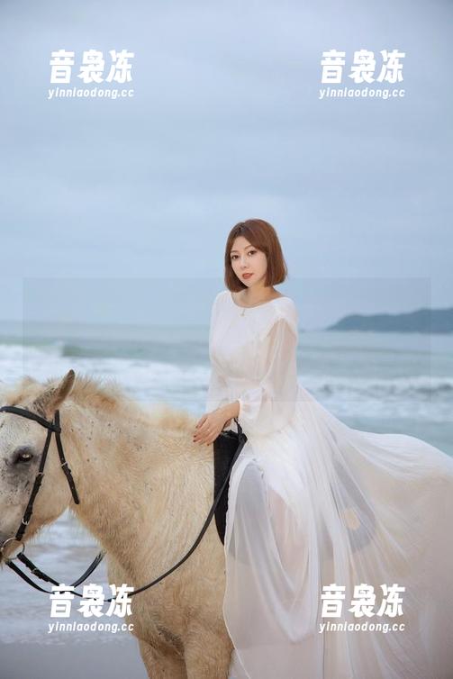 果儿Victoria 微密圈 - 果儿Victoria全套毛衣,今天我决定要把冰淇淋放进洗衣机里旋转一下,就像这件作品般色彩斑斓。